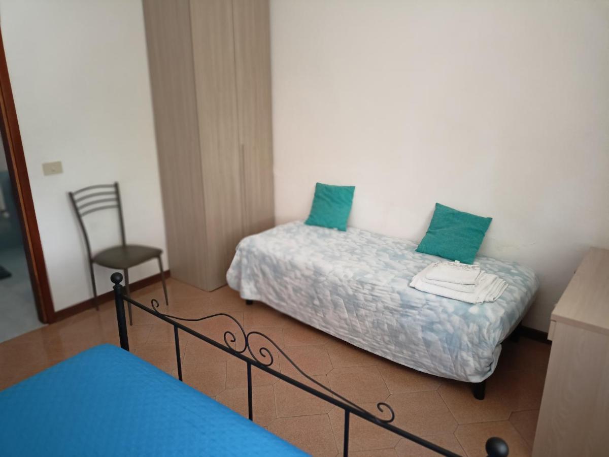 Marco - Camere Con Bagno Privato Vicino Al Centro Φολίνιο Εξωτερικό φωτογραφία