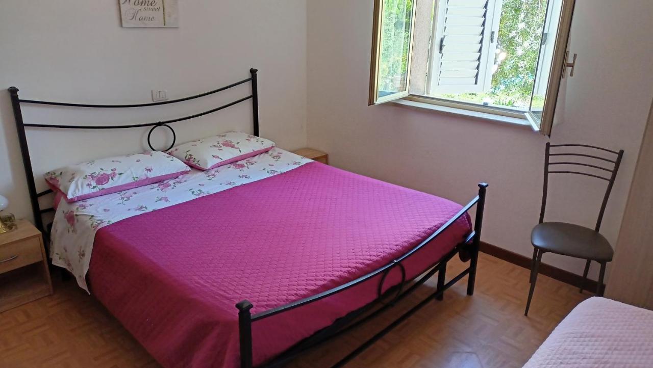 Marco - Camere Con Bagno Privato Vicino Al Centro Φολίνιο Εξωτερικό φωτογραφία